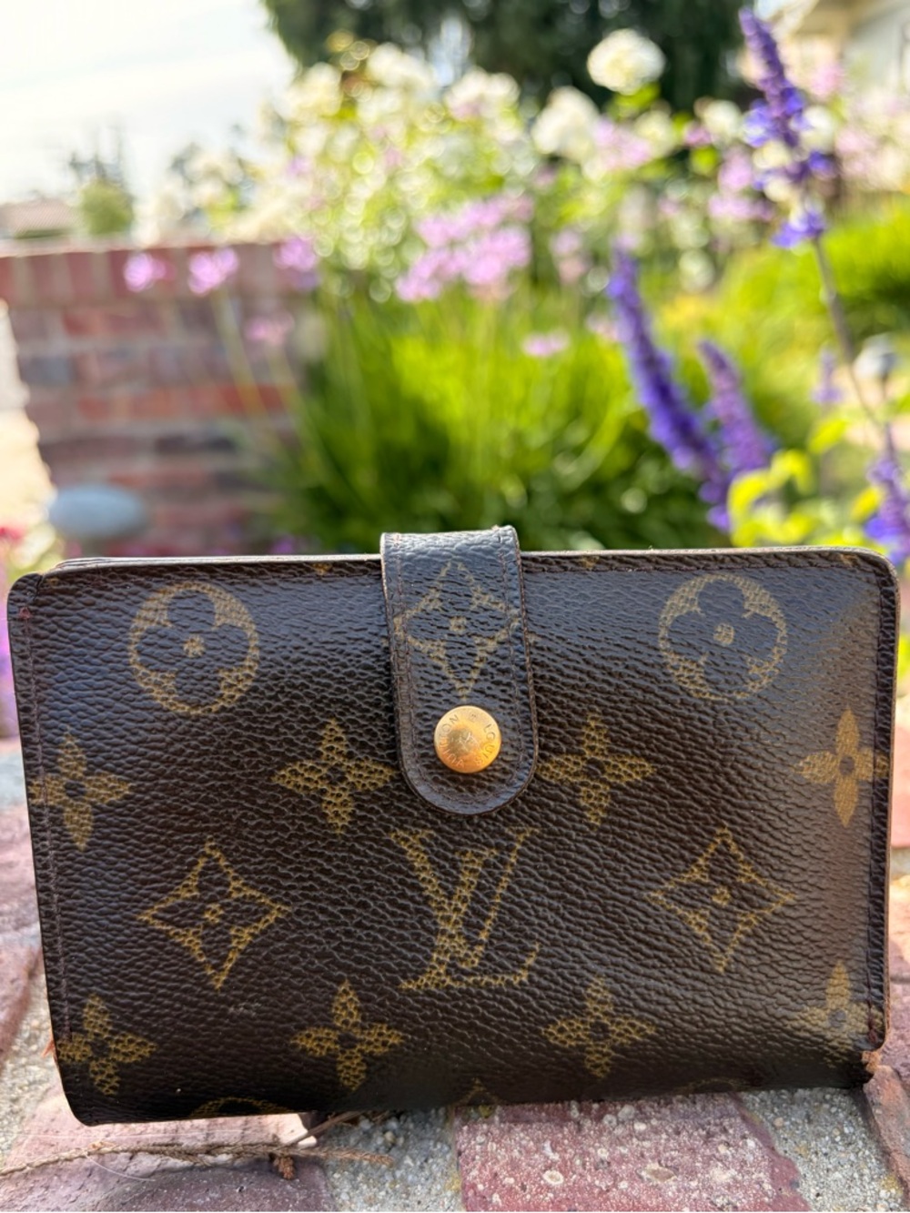 Authentic Louis Vuitton Monogram Kiss Lock Wallet 2004 DateCode